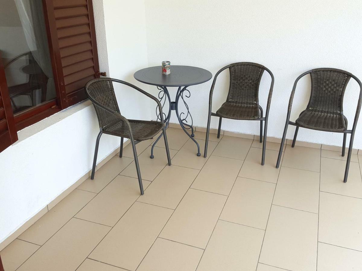 Apartments Merion Starigrad Paklenica Exterior photo